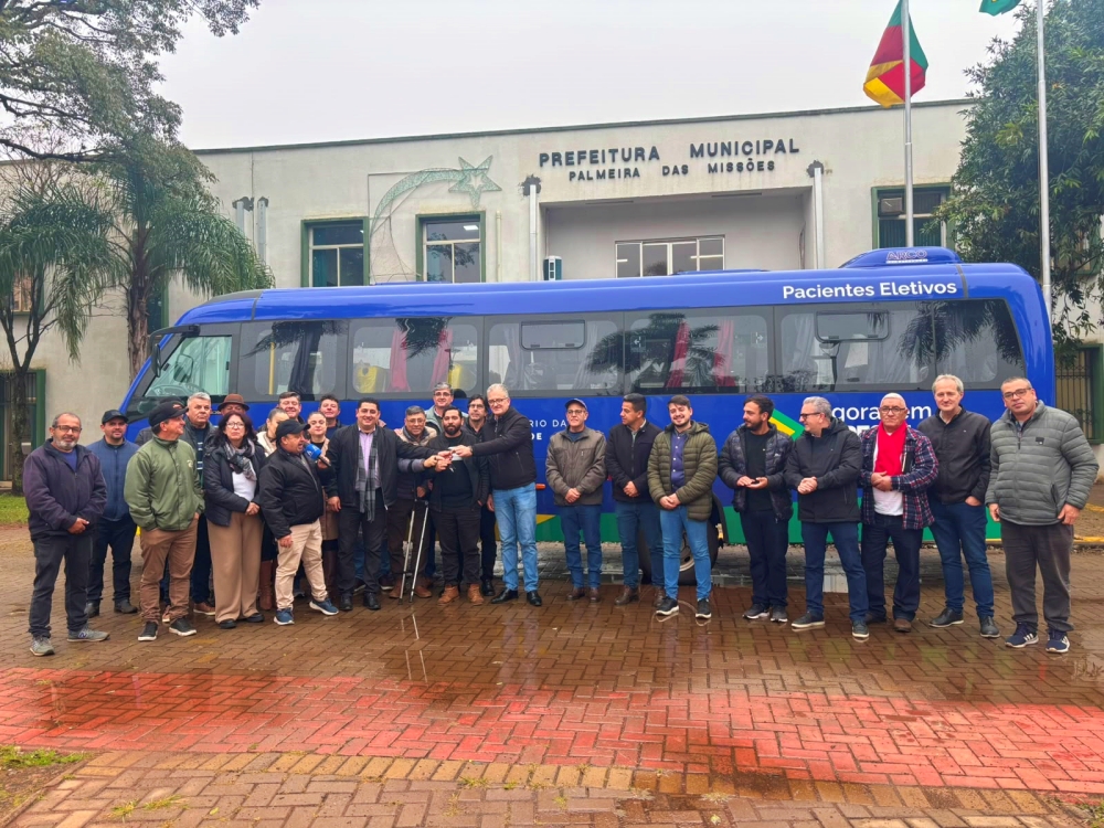 Capa Palmeira das Missões recebe micro-ônibus para transporte de pacientes da rede municipal