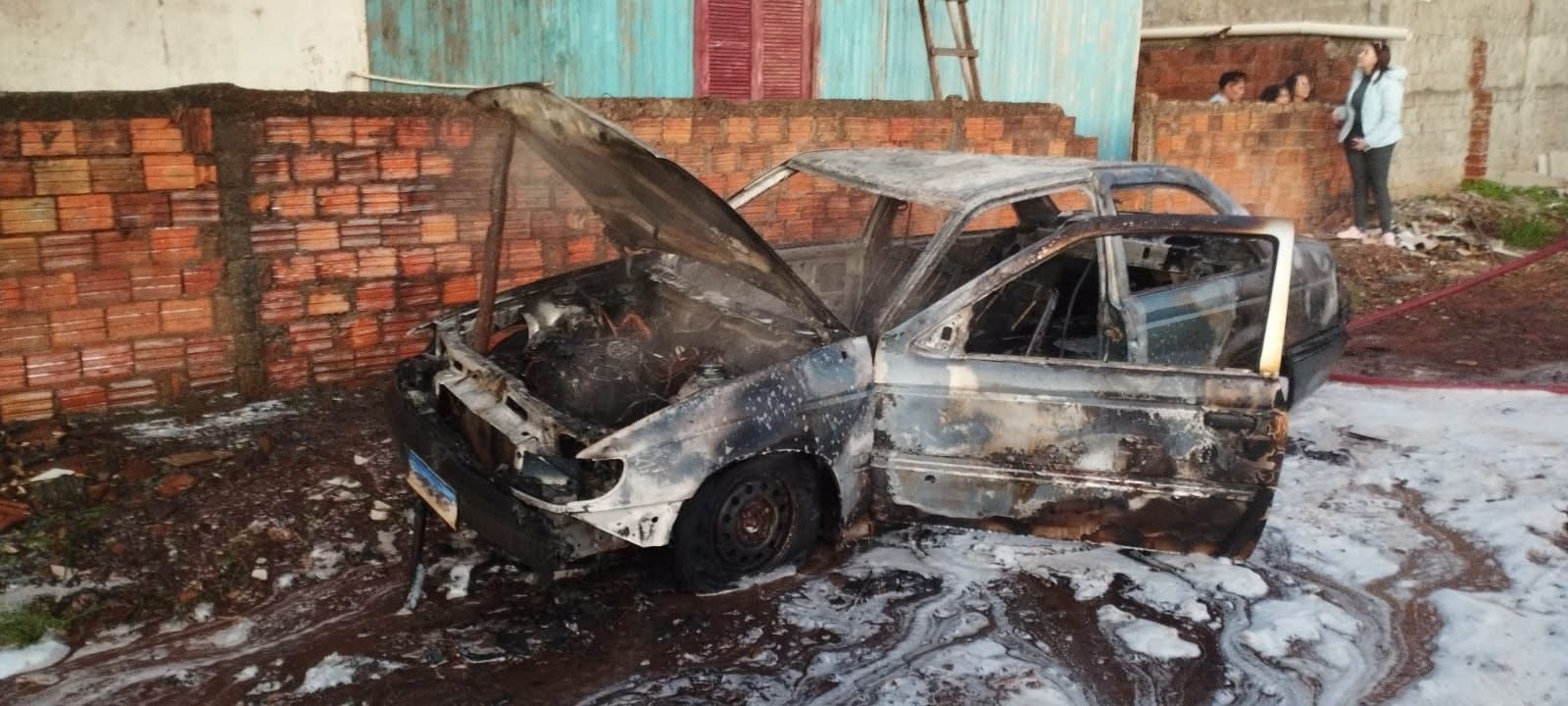 Capa Incêndio em veículo mobiliza Corpo de Bombeiros em Palmeira das Missões