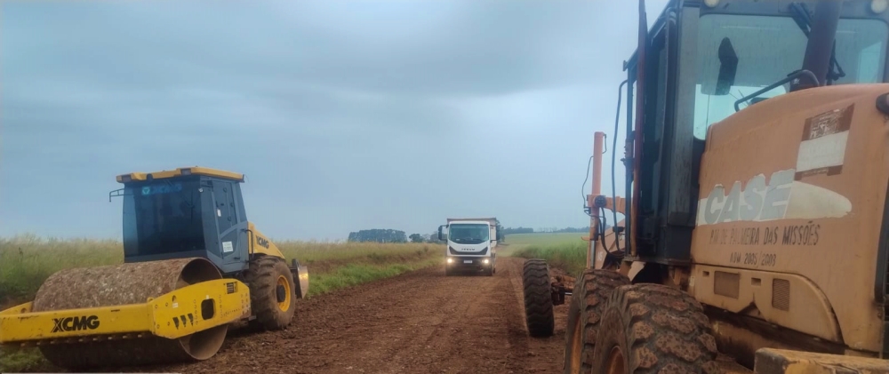 Capa Prefeitura realiza manutenção em estrada entre Palmeira das Missões e São Pedro das Missões
