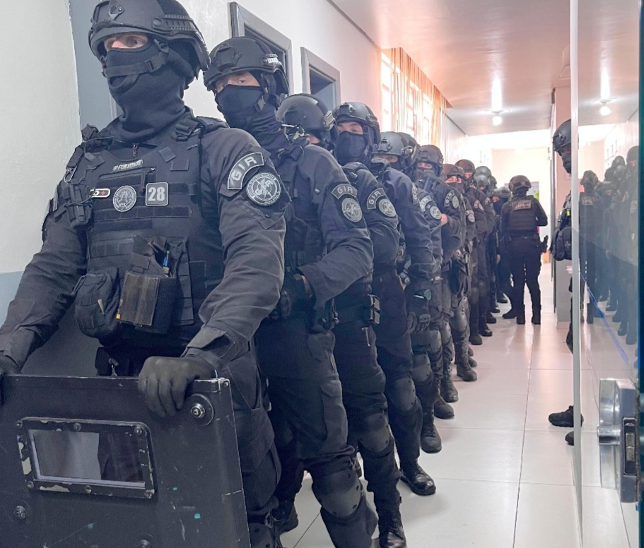 Capa Revista geral reforça a segurança no Presídio Estadual de Sarandi