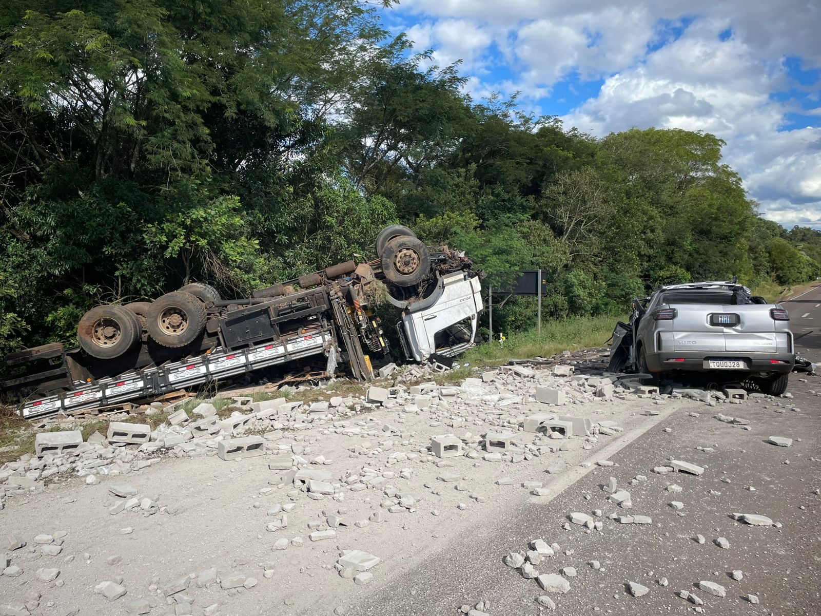 Capa Colisão frontal na BR-386 mata mãe e filho entre Carazinho e Almirante Tamandaré do Sul