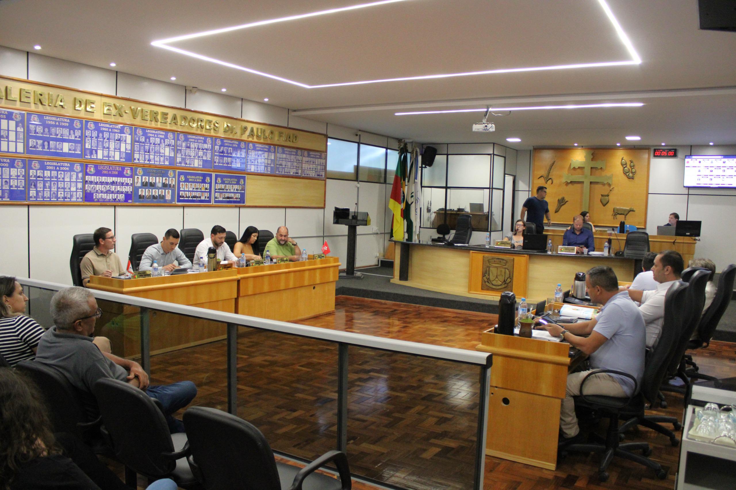 Capa Câmara de Vereadores de Palmeira das Missões aprova 132 contratações para a educação e R$ 100 mil para poço artesiano