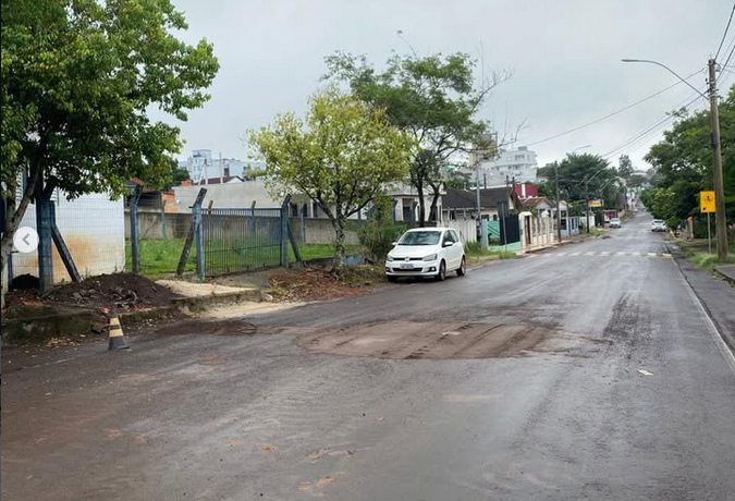 Capa Secretaria de Obras cobra reparos da Corsan após buracos em vias de Palmeira das Missões