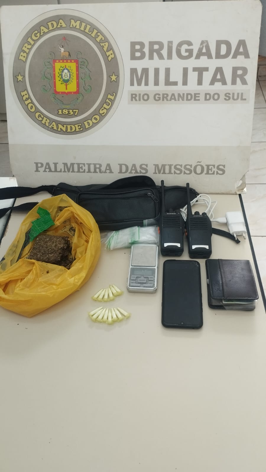 Capa Brigada Militar registra prisões por drogas e arma de fogo em Palmeira das Missões
