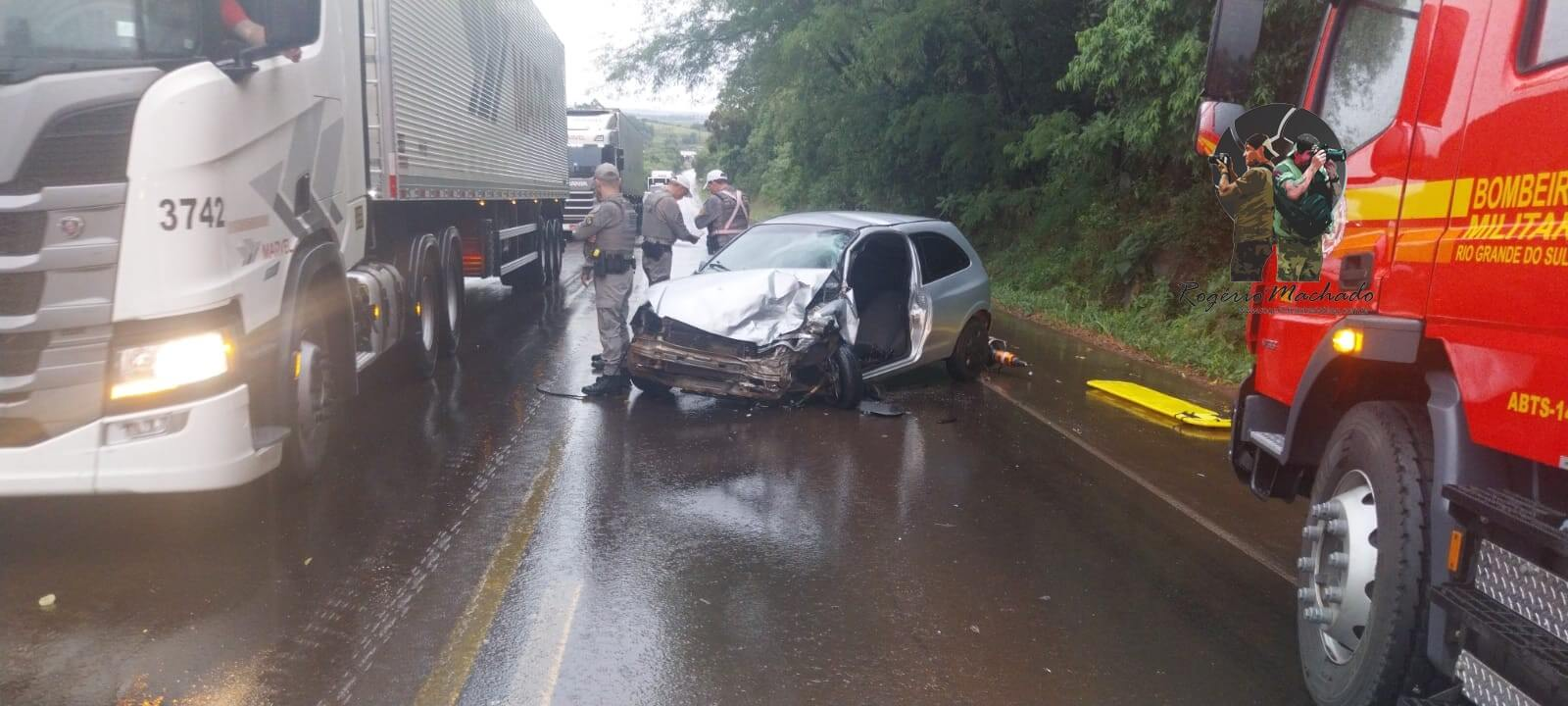 Capa Colisão frontal na ERS-569 deixa três feridos entre Barra Funda e Sarandi