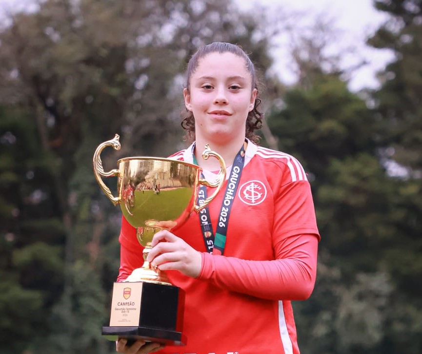 Capa Palmeirense conquista título inédito do Gauchão Sub-15 Feminino pelo Internacional