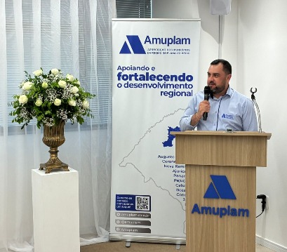 Capa Nova diretoria da Amuplam é empossada e Rômulo Teixeira assume presidência