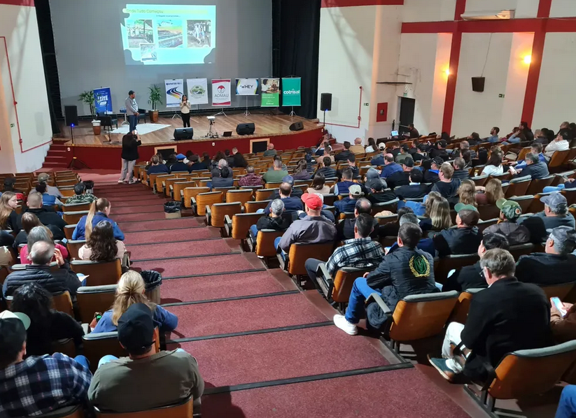 Capa Seminário Regional do Leite reúne produtores e técnicos em Palmeira das Missões