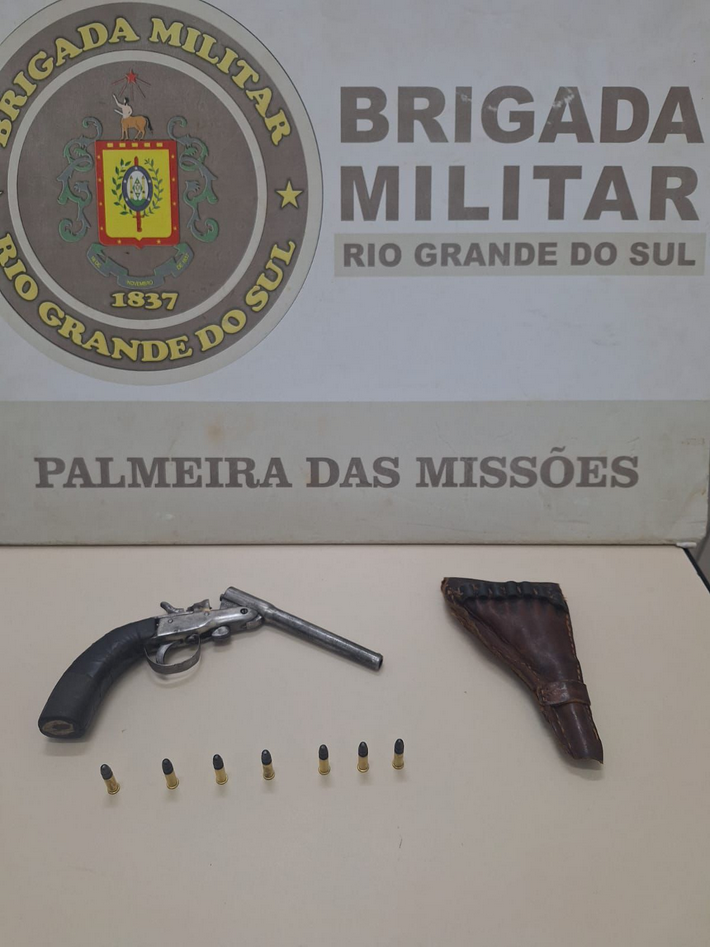 Capa Homem é preso por porte ilegal de arma em Palmeira das Missões