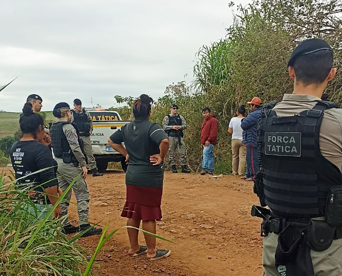 Capa Brigada Militar atua para garantir segurança durante conflito em área indígena de Lajeado do Bugre
