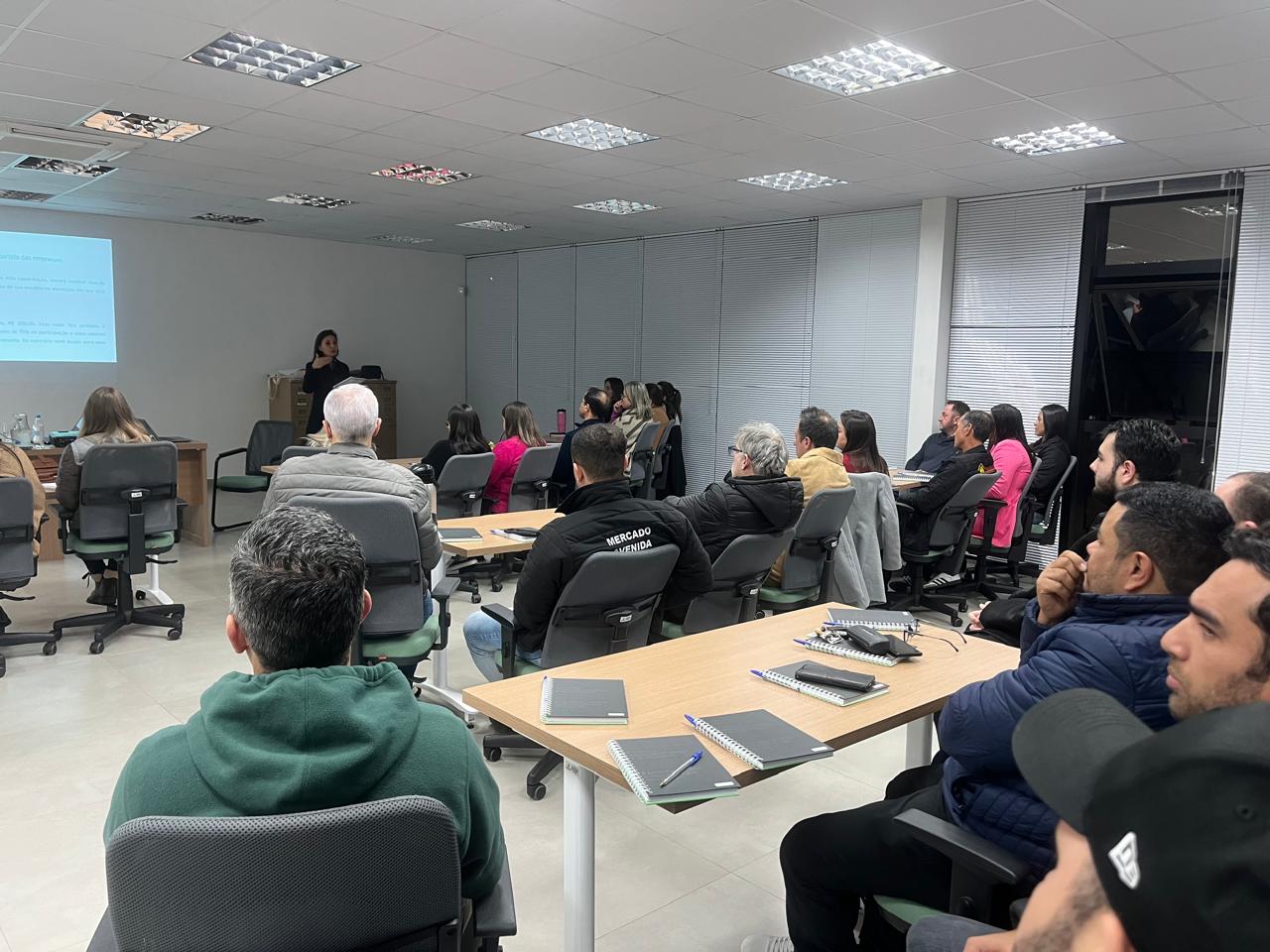 Capa Programa de Educação Empresarial tem sua primeira aula na noite dessa segunda-feira em Palmeira das Missões