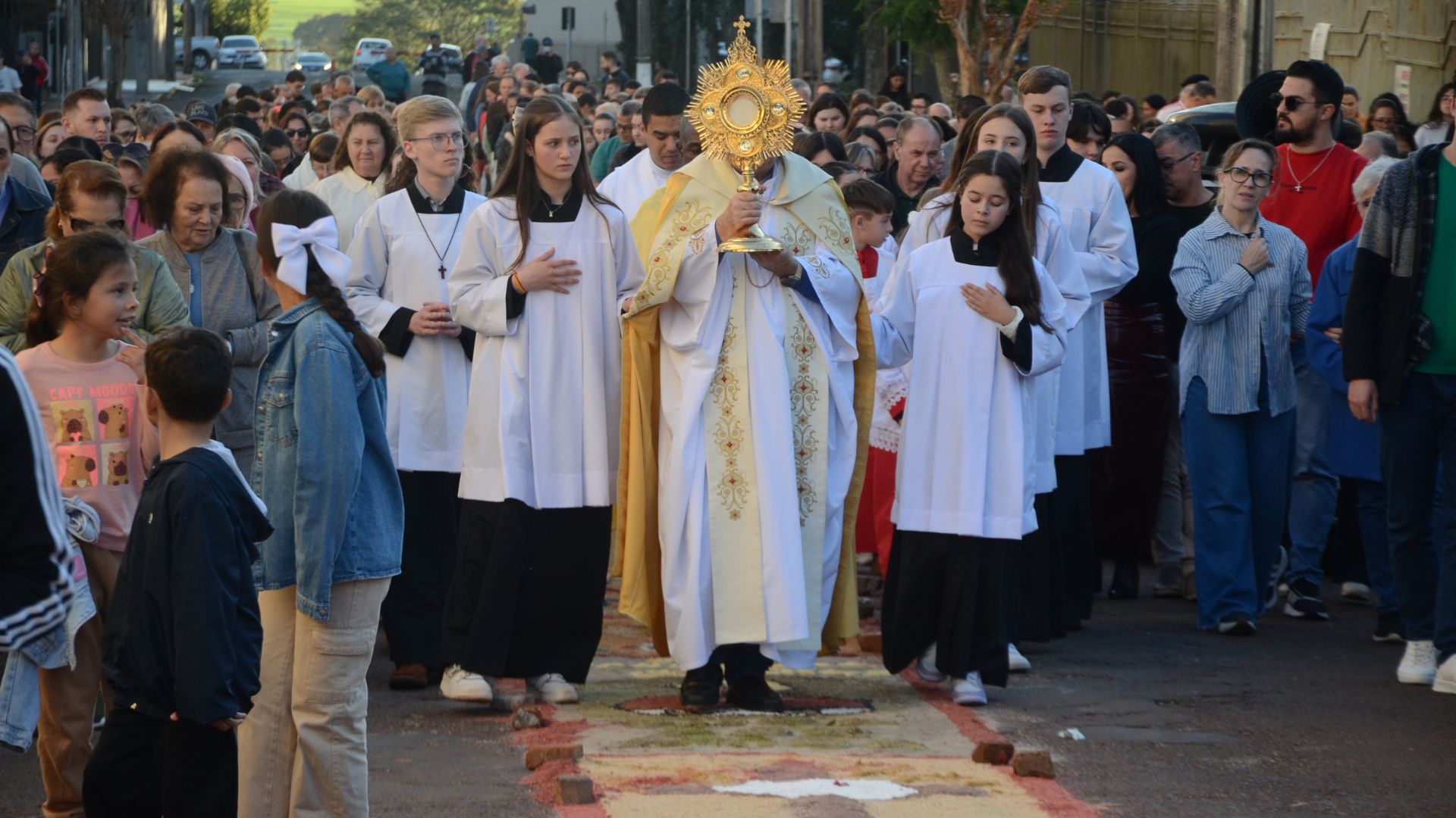 Capa Corpus Christi reúne grande número de fiéis durante o 4º Dia da Trezena de Santo Antônio em Palmeira das Missões
